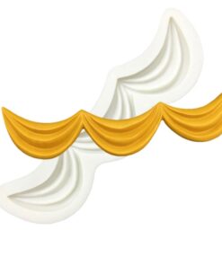 Alternative view of Boogjes Draperie Mould